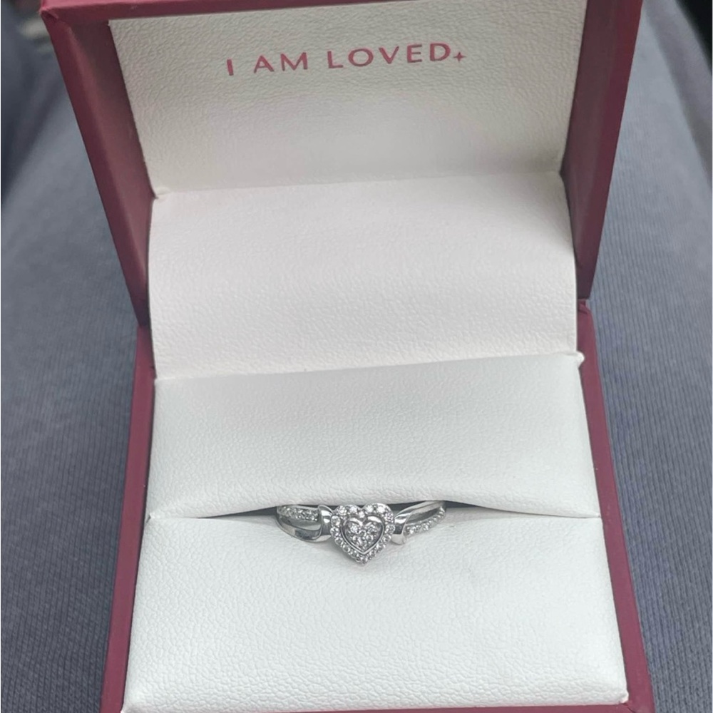 Elegant Silver Heart Ring
